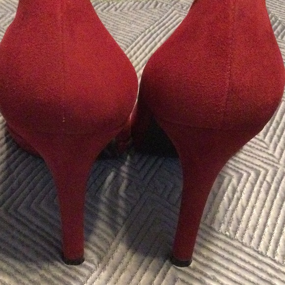 Stuart Weitzman size 7.5 red suede heels for women - Picture 8 of 11